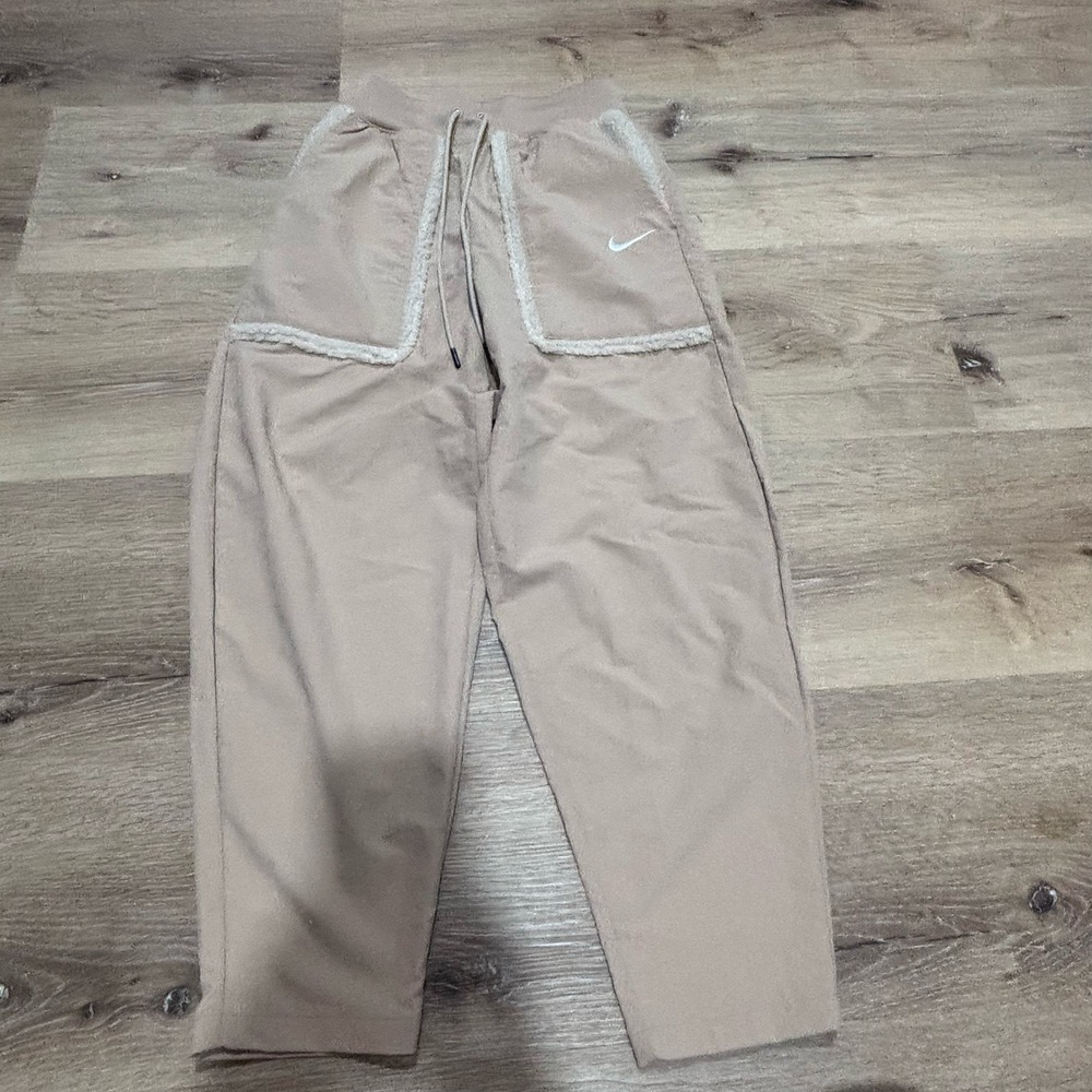 Nike Women Sportswear Sherpa Trim Utility Pants Beige Tan XS DQ6811-208